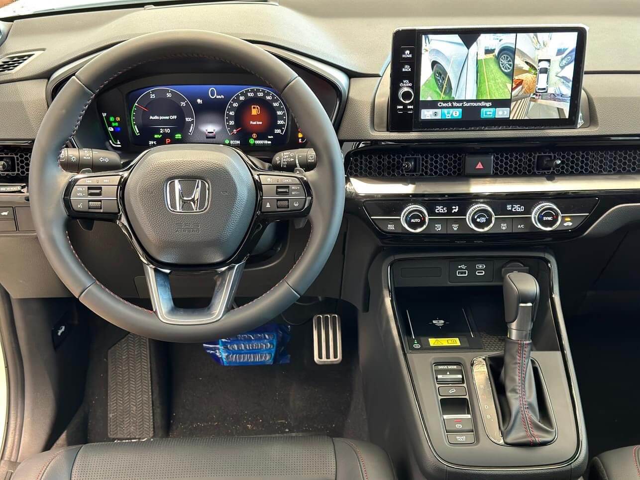khoang lái trung tâm Honda CR-V